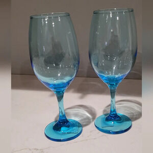 Set of 2 Cristal blue goblets Made In Columbia